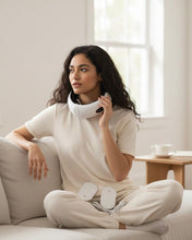 Cargar imagen en el visor de la galería, Masajeador de cuello y espalda electromagnético / PulseMe
