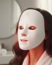 Cargar imagen en el visor de la galería, Mascara facial Ledterapia / DermaLed
