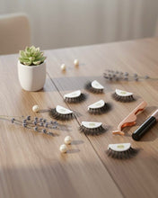 Cargar imagen en el visor de la galería, Pestañas Magnéticas reutilizables / MagicLash
